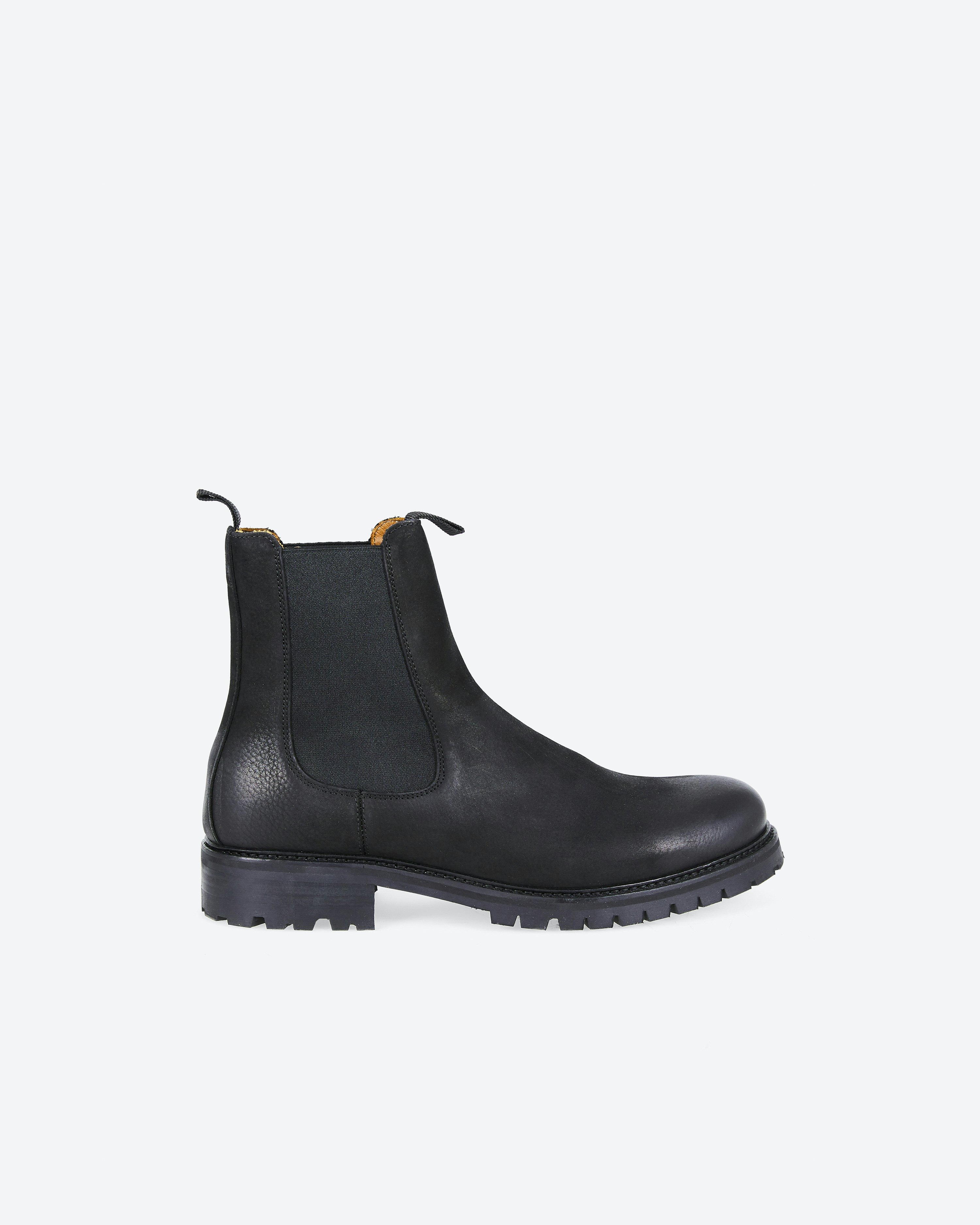 These Glory Days Rugged Chelsea Boot Black Men Volt
